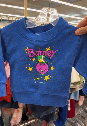 I have NEVER found Barney clothing before & I am SO freaking excited 😭😭🥹🥹🥹 #thriftwithme #thrifting #thriftedootd #y2k #grandpasweater #vintage #antique #thriftedvintage #thriftingvintage #thriftedit #thrifthaul #graphictee #bandtee #vintagesweater #thriftedhome #thrifteddecor #thriftedootd #goodwill #goodwillbins #bins #grail #singlestitch #cottegecore #thriftfit #stylebundle #stylebox #curatedcollection