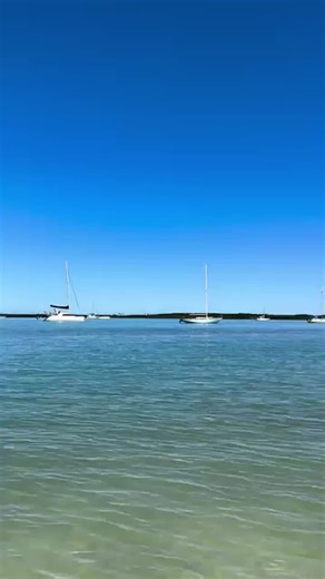 📍 Fort Pierce Causeway , Fort Pierce next to the aquarium 🐠 Spring break in paradise. Living on the treasure coast everyday is like spring break! Nothing beats days like this with friends like these making memories 🐠 A yummy treat bubble bath and a nap were the perfect end to the perfect day☀️