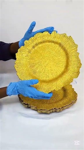 Charger Plates perfect for the wedding season #BakingTools #CakeUpgrad