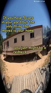 Redneck logic: 5 dead cars, 1 moving home 😂 #redneck #funny #yards