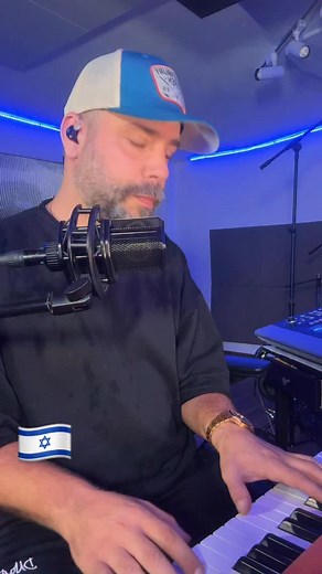 Today in our “song for Shabbat , a beautiful Hebrew classic that many of you asked me for so many times… so of course I had to sing it for you. Sending light, peace, and blessings to all of you. Shabbat Shalom. Big announcement coming soon about my concerts in Israel, USA and Canada. היום בפינתנו שיר לשבת, שיר שהמון מכם כתבו לי עליו בפרטי… אז ברור שאני אשיר אותו בשבילכם. שבת שלום. ואל תשכחו, בקרוב אני מכריז על ההופעות שלי בישראל, ארצות הברית וקנדה. #ItayBenda #ShabbatShalom #PeaceThroughMusic #H