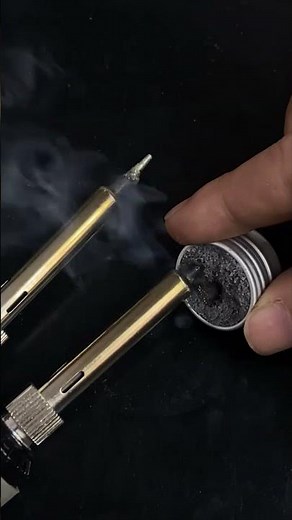 The soldering iron is black and does not stick to tin, repair cream can easily solve this problem