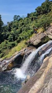 හරිම පැනිල්ල... 💞 Diyaluma water falls This waterfall is wildly beautiful! Rugged yet peaceful, calming yet exhilarating. It is a must for any Sri Lanka itinerary and one of the most beautiful ... Falls guide 0707890096 #srilankahoteloffer #visitsrilanka2025 #srilankahoteloffers #SriLanka2025 #kalpitiya #sigiriya #srilanka #visit #visits | Srilanka Hotel Offers
