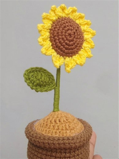 🌻Easy Crochet Sunflower Design Sunflower Crochet 🧶✨Beautiful DIY Sunflower Crochet Pattern 🌻 #shorts