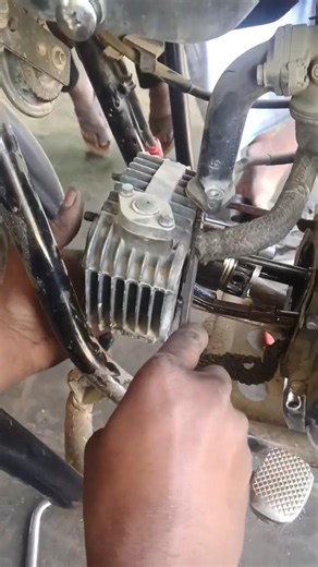 #splendor bike #piston ring fitting#shortvideo ?