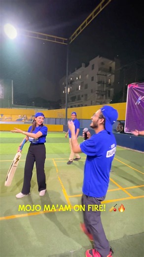 Mojo ma’am On Fire 🔥 🏏 #physicswallah #viral #explore #neetaspirents #cricket #trending
