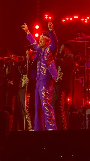 Uptown Funk - Bruno Mars (Live at the Levi’s Stadium in Santa Clara, CA on Oct 11, 2026)