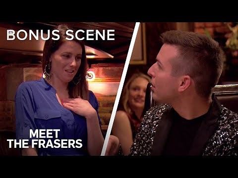 Fan Encounter Turns Into Deep Psychic Reading | Meet the Frasers | E!