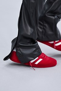 Sneakers: 5 modi per abbinarle