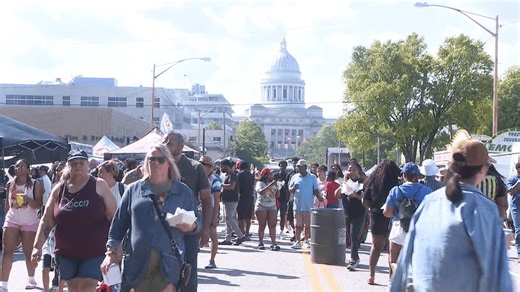 Little Rock's 'Downtown Food Truck Festival' returns with cheesy delights and shady spots