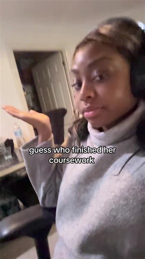 blood heck mate so longgggg still got to edit it tho 💔 #coursework #school #year13 #healthandsocial