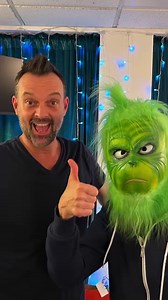 Here’s a quick video rundown of the entries in this year’s Door Decorating Contest at The Music Man on Broadway / Winter Garden Theatre, with commentary by the official judges Sutton Foster (😉) and Julien Havard! Good luck to all the contestants and thank you for everyone’s amazing team spirit! #team #teamspirit #merrychristmas #happyholidays #themusicmanbroadway #wintergardentheatre #doordecoratingcontest #decoration #decorating #christmasdecorations vid by Tony Clements | Sutton Foster