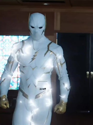 Cisco Ramon Returns to Team Flash for Help