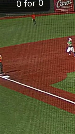 10u Holden Davis hits an inside the parkhome run on a line drive to right fielder.