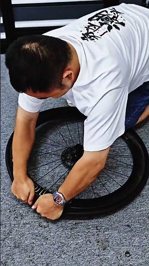 Tubeless ready wheels can be fitted with both outer and inner tubes!#icancycling #FL52Max