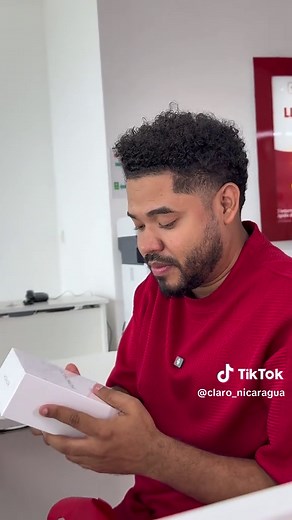 📱✨ Solo en Claro encontrás los mejores celulares y toda la tecnología que querés. Últimos modelos, las mejores marcas y planes que se adaptan a vos. ¡Elegí el tuyo y estrená con toda! 🔥 #ClaroTieneLoMejor #Honor #Celulares #ClaroQueSí