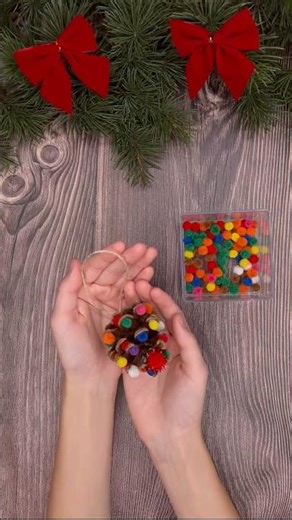 Pinecone Christmas Tree Ornament 🎄DIY Christmas Craft #christmaspinecone #christmascrafts #shorts
