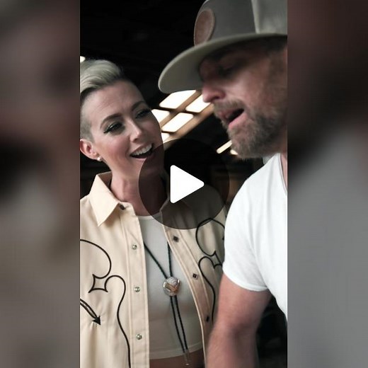 Are we gonna do this or what? 😚 (part 2) #thompsonsquare #areyougonnakissmeornot #countrymusic #fyp #foryoupage #country