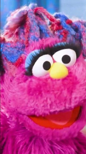 Elmo’s Colourful Creation | Takalani Sesame #shorts