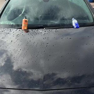 50/50 Comparison Wax On Si02 shampoo on the left, & a popular alternative on the right. https://www.infinitywax.com/products/wax-on-si02-shampoo?_pos=5&_sid=07b77dcfc&_ss=r Powerful Si02 Shampoo Designed to Add Protection To Your Vehicle Without Additional Effort. WAX ON is an Si02 infused car shampoo with mind blowing results. Wash your car as normal with this product and expect to see seriously impressive beading when it rains. WAX ON combines gentle PH neutral surfactants that originate from 