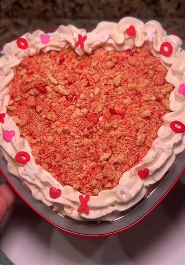 pov: your crush pulled up with strawberry crunch ❤️👀 #galentines #valentines #atlbaker #strawberrycrunchcake #fyp
