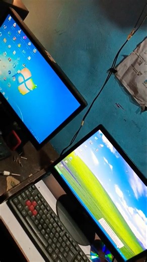 window 7 and window xp computer m kon sa acha hai old computer wow 😯#computertechnic #viralshorts