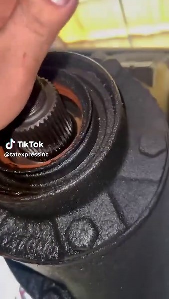 Loose Pinion Shaft: Causes and Solutions for Semi-Trucks