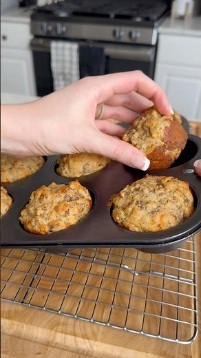 Easy high protein breakfast muffins (16g each!)