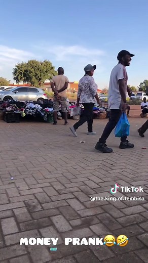Hilarious Money Prank at Thembi Mall
