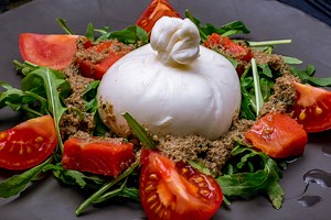 What is burrata cheese and how do you eat it? - Netmums