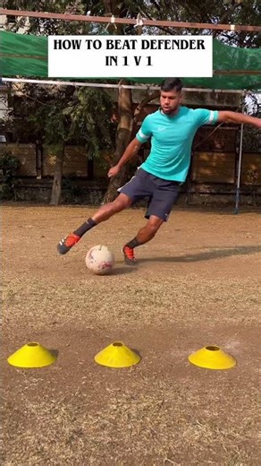 How to beat defender in 1V1 .. #tutorial #learntoplay #football #practice #footballskills #skills