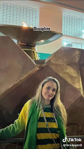 lara Logan (@lara.logan8)’s videos with original sound - lara Logan