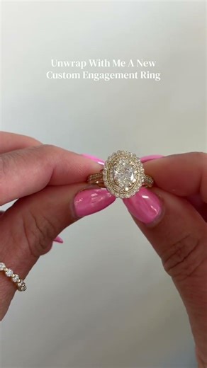 Double halo, cathedral band, filigree, milgrain. The perfect combo. 💍Book your free consultation