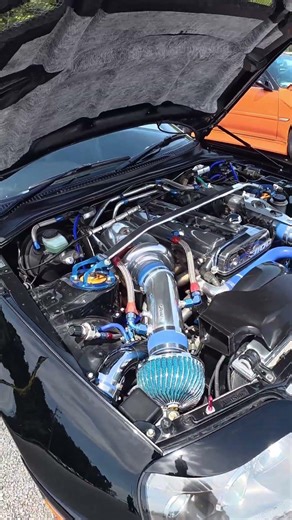 車の楽しみ方は色々…エンジンルームがアートになる！ #カスタマイズ #エンジンルーム