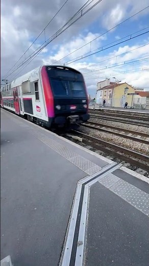 RER C | Passage express d’une Z5600 à Vitry-sur-Seine