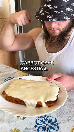 Suis-moi et enregistre la vidéo pour plus de recette ancestrale ⬇️ Recette du Carrot Cake Ancestral(~550KL): - 3 carottes (à mixer) - 3 œufs - 1 cuillère à soupe d’huile de coco vierge - 2 cuillères à café de miel Topping : - 2 cuillères à soupe de skyr - 2 cuillères à café de miel Préparation : - Mélanger les ingrédients du cake - Enfourner 40 minutes à 180°C - Laisser reposer - Étaler le topping (skyr miel) - Mettre au frigo minimum 2 heures #recette #ancestral #pourtoi
