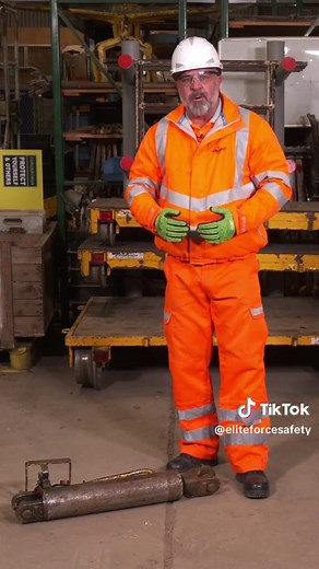 Simple Techniques for Manual Handling in the Workplace