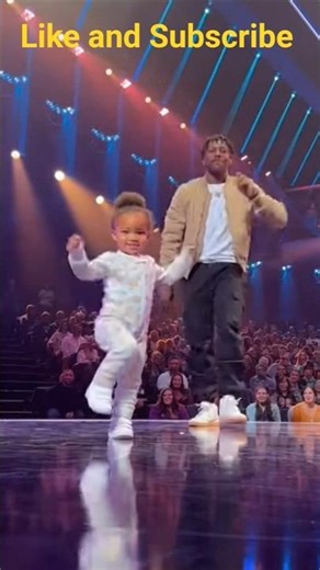 Baby vs Adult Dance Battle – Baby Stomps & Swings Arms Like a Pro! 🔥🔥 #viral #dancebattle #family