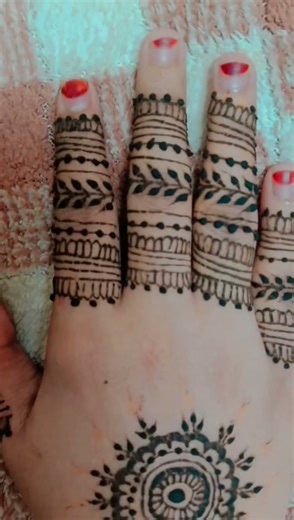 "#back hand for today's look ✨" "#quick hand beautiful mehndi designs 🌸💕"