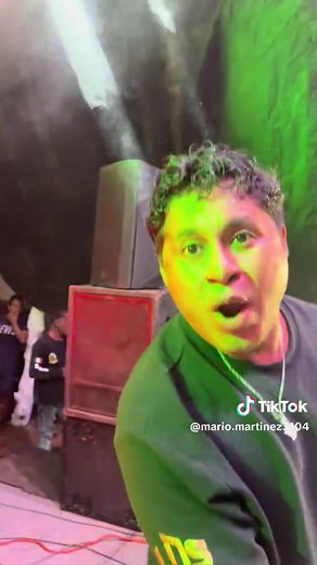 Los del Sabor: Energía y Ritmo en Acción