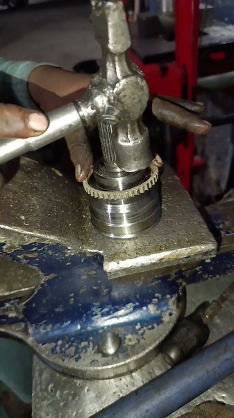ABS Reluctor Ring #automobile #automechanic #mechanic #waterpump #repair #abs #absbrake #shorts