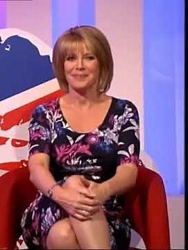 Ruth Langsford Leg Cross