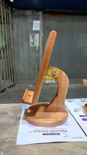 Pop style 💚wooden phone standing just finished #woodworking #diy #hanmade #phonestand #woodscraft