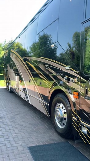 Luxury at its finest: 2017 double slide addition. Take a look at our website for more details on this beauty. #libertycoachinc #rv #luxury #beauty