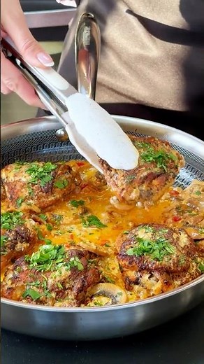 Garlic Chicken Thighs in 30 Minutes #easyrecipes #dinnerideas #chickenrecipe