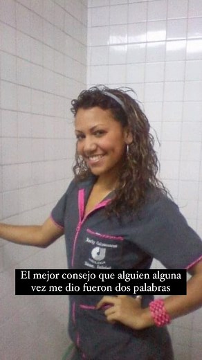 Karley Colmenares B on Instagram: "Nooo, no permitas que otros te digan lo que eres o quien puedes llegar a ser, es tu decisión ser y convertirte en tu mejor versión. . . En este perfil te vas a transformar tanto a nivel personal como a nivel económico 💵❤️‍🔥 Te ayudo a vivir 100% del internet, sígueme y comenta tu país si lo quieres lograr 🥂 . . #karleycolmenares #dios #mujeres #iwork #trabajo #emprendeconmigo #emprendedora #emprendimiento #redessociales #creadoradecontenido #metas #sueños #v