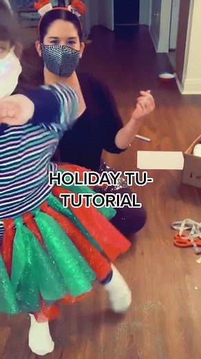 Missing the ballet this Christmas? Here’s a little tu-tutorial so you can ballet at home! #easydiy #tutu #holidays #christmas #handmade #glitter