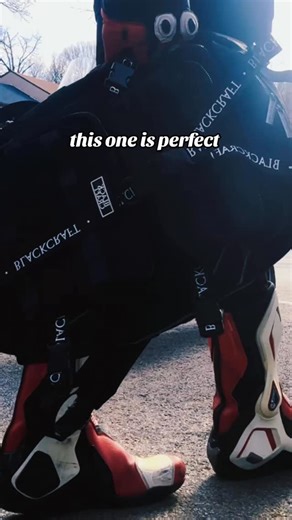 𝓥𝔂𝓻𝓸𝓷𝓲𝓺 on Instagram: "I've been looking for a backpack to ride with .... . Backpack- BCC Tactical Backpack Code: lostboy20 for 20% off . . #BlackcraftCult #JoinTheCult #BCCInfluencer #GiftedByBlackcraft"