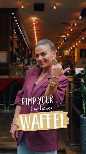 Cafe Extrablatt on Instagram: "😍🧇PIMP YOUR WAFFLE – das könnt ihr an unserer Waffel-Buffetstation. Hier habt ihr die Qual der Extrawahl! Kombiniert auf den Lütticher Waffeln zum Beispiel unsere Pistazien-Sauce mit dem Superfood Bananenchips oder probiert mal die Erdbeer-Joghurt-Sauce mit Beerenfrüchten! GAMECHANGER! 🤝 #cafeextrablatt #extrablatt #waffle"