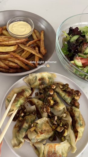 I made Hello Fresh veggie Gyoza for an at home date night 🥟 this was honestly better than a restaurant!! Use code MIRANDA200 for fresh & healthy meals that helps you save $$ too. Find the link in bio! #gyoza #datenight #dumplings #airfryer